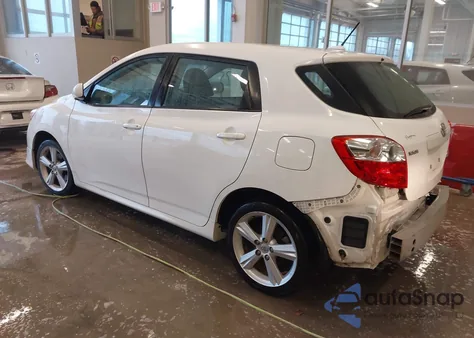 2010 Toyota Matrix S из США, поврежденный, VIN 2T1KE4EE2AC038133